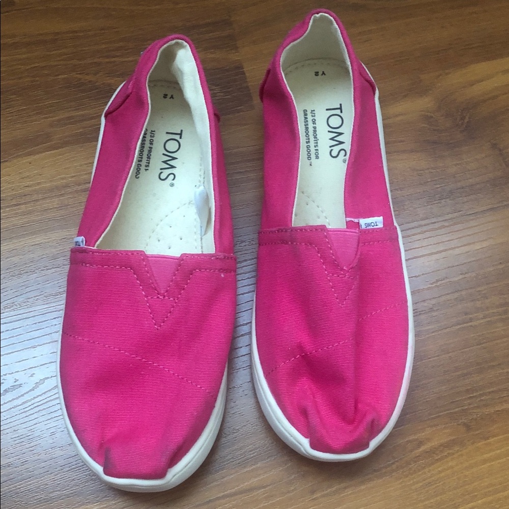 TOMS pink loafers, new